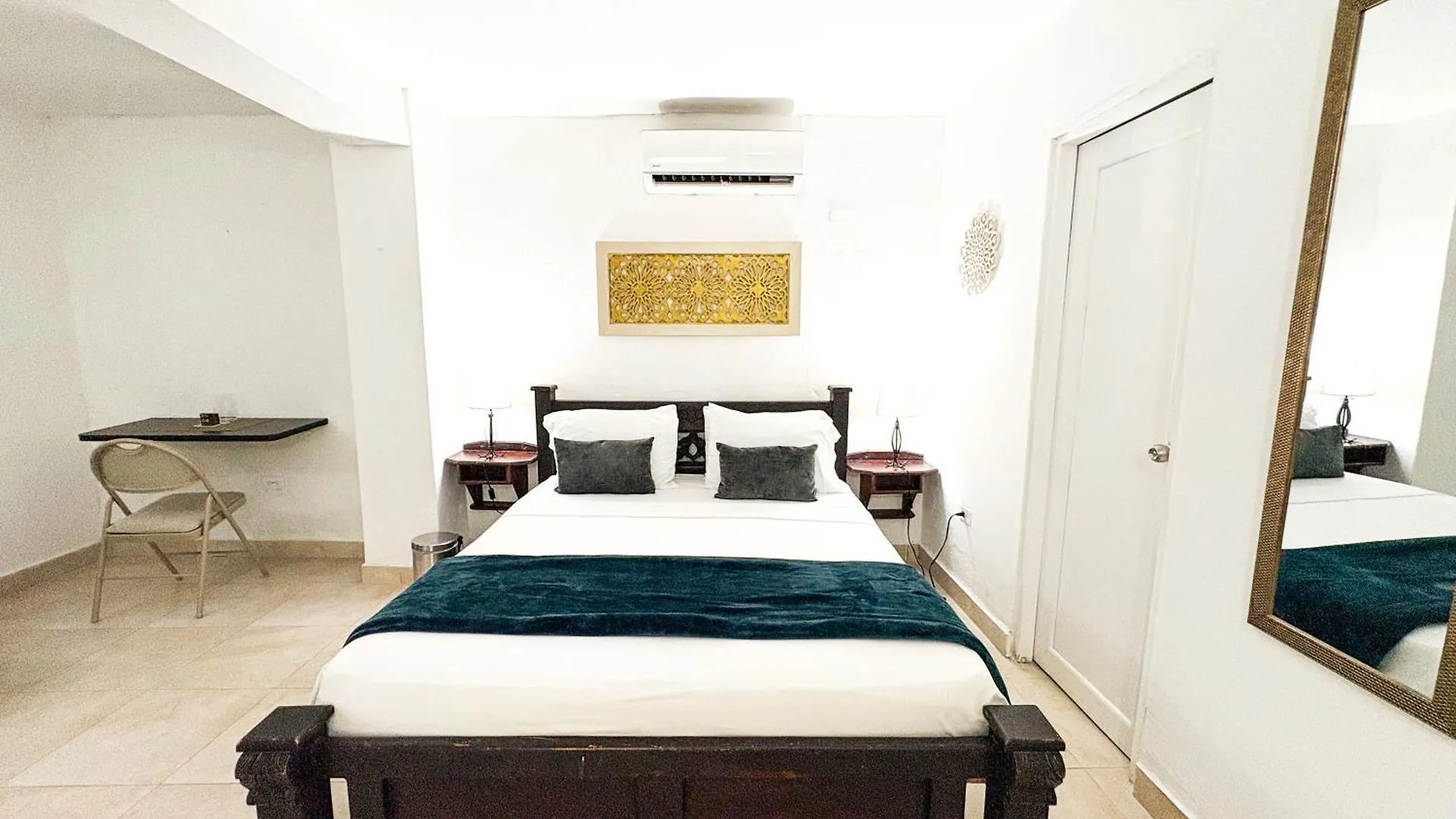 Hotel At The Park Cartagena