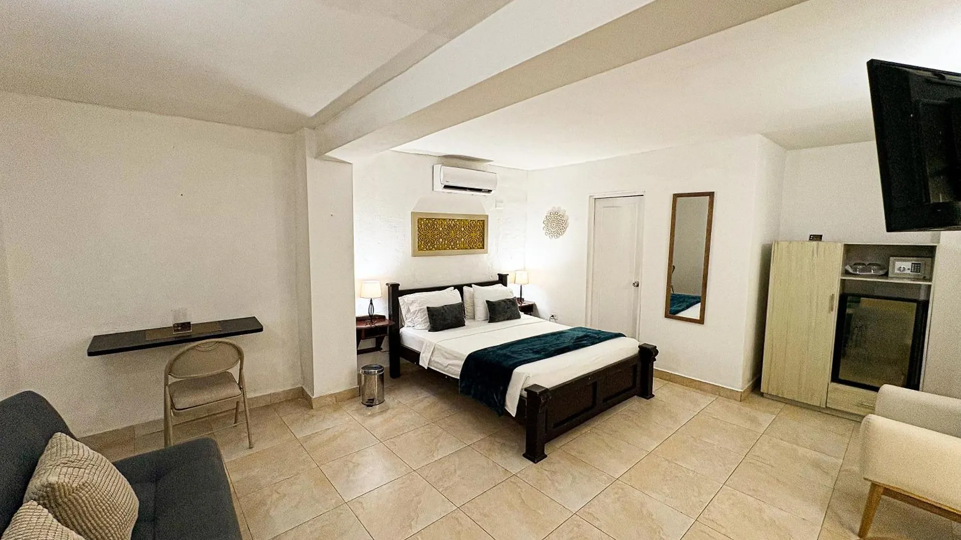 Hotel At The Park Cartagena 3*,